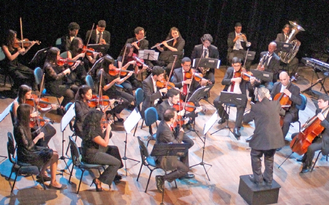 Orquestra Jovem UniSantos apresenta Concerto de Outono no Guarany