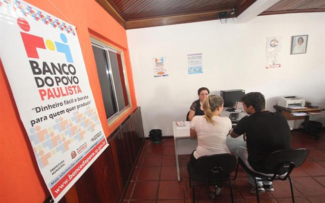 Banco do Povo promove oficina para empreendedores de Guarujá