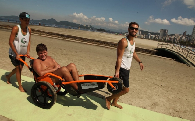 Praia Acessível inaugura esteira neste sábado