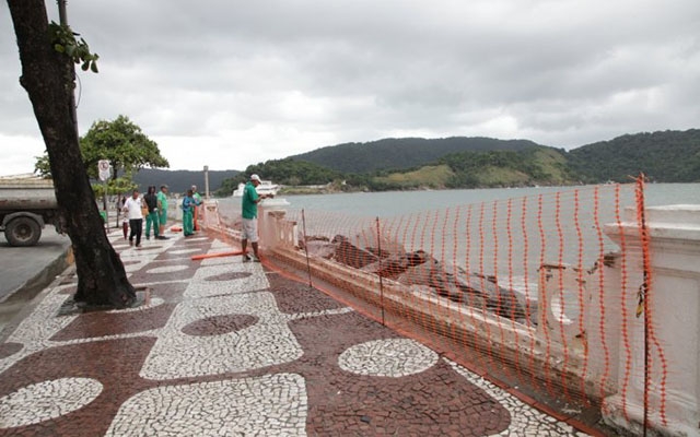 Santos inicia obras em áreas atingidas por ressaca na próxima semana