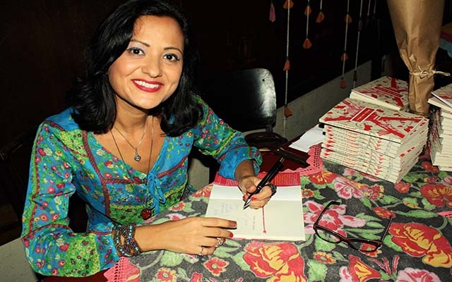 Escritora potiguar lança livro chr34Veias e Versoschr34 | Jornal da Orla