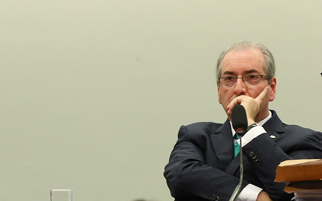 Cunha dá mais um show  de cinismo na Câmara