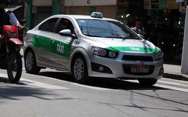 CET prossegue com a convocação de taxistas para vistoria anual