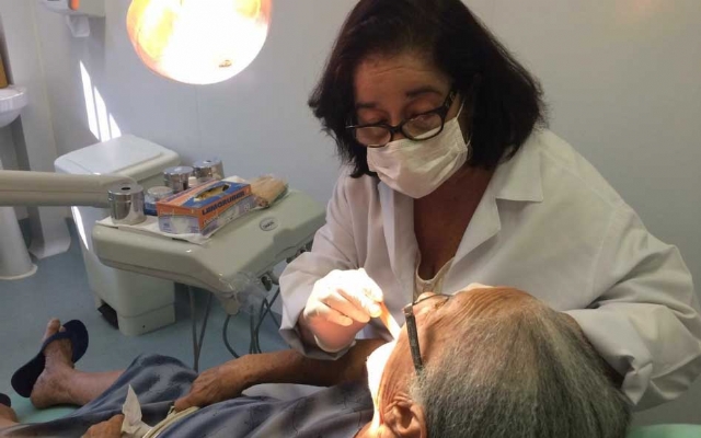 Cubatão faz exames para detectar câncer de boca em idosos | Jornal da Orla