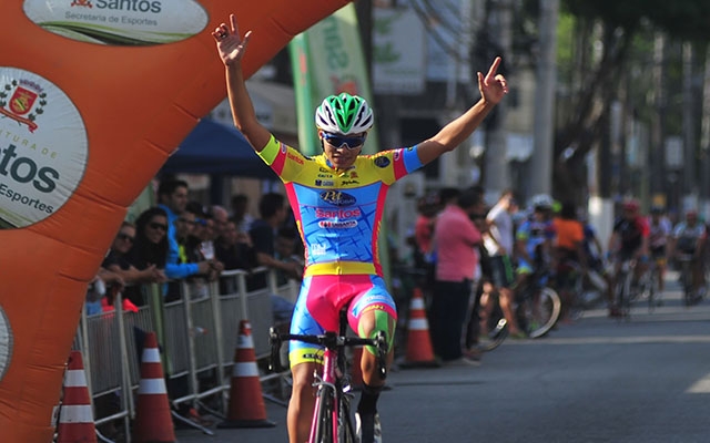 Revelação da equipe Memorial vence primeira etapa  do Campeonato Santista de Ciclismo | Jornal da Orla