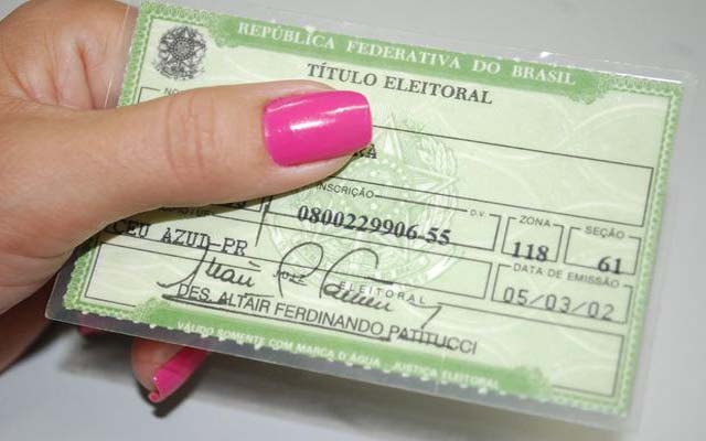 Eleitor tem até hoje para pedir e transferir título