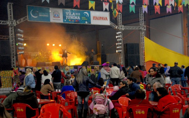 Festa Junina de PG começa com show e comidas típicas