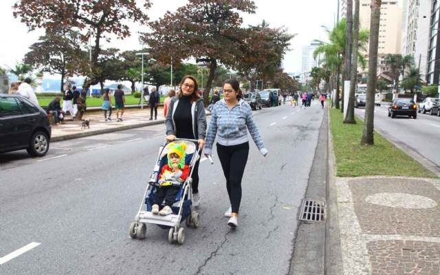 Domingo de Lazer: famílias se divertem na avenida da orla