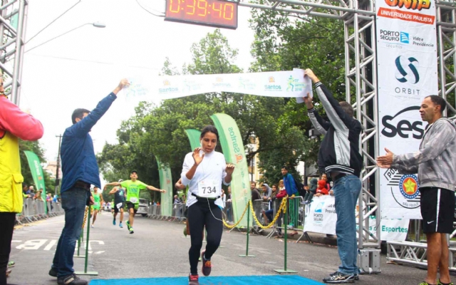 Duas mil pessoas participam da 1ª etapa do Campeonato Santista de Pedestrianismo | Jornal da Orla