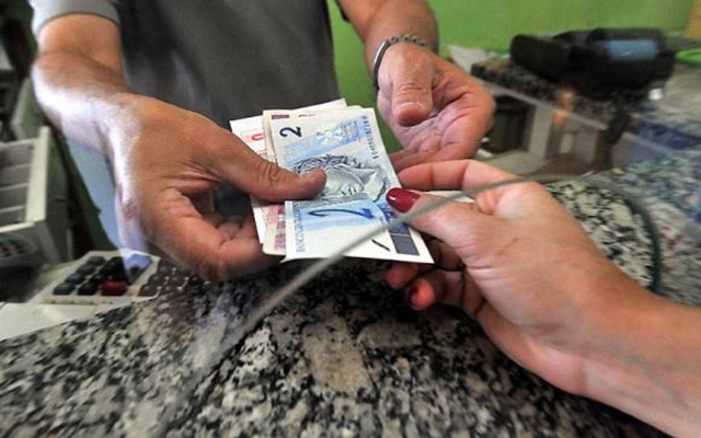 Bancos trocarão moedas e cédulas falsas sacadas em caixas ou terminais | Jornal da Orla