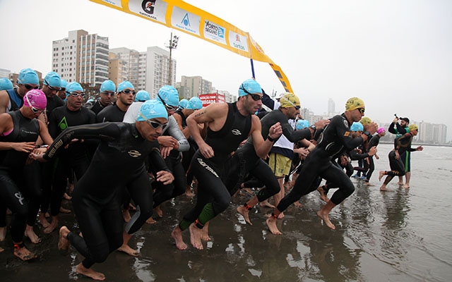 Troféu Brasil de Triathlon reúne atletas em Santos