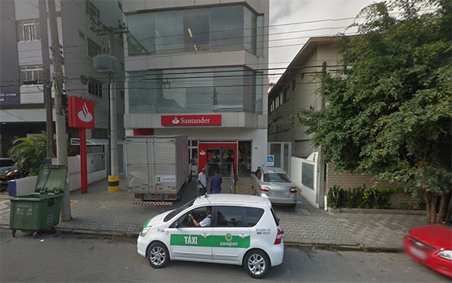 Agência bancária é autuada por demora em atendimento