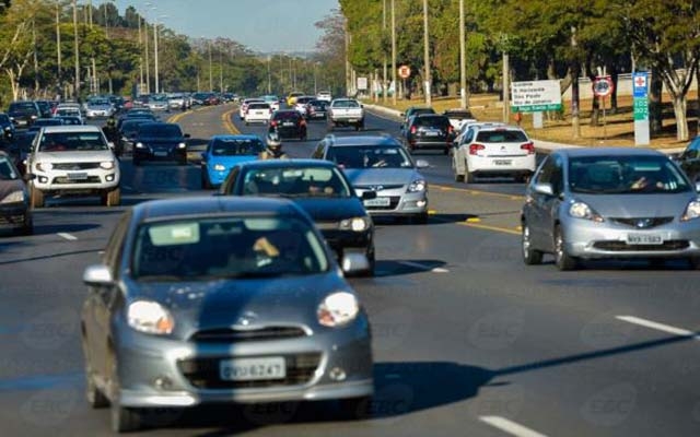 Quase 15 mil motoristas são multados por não ligar farol baixo de dia | Jornal da Orla