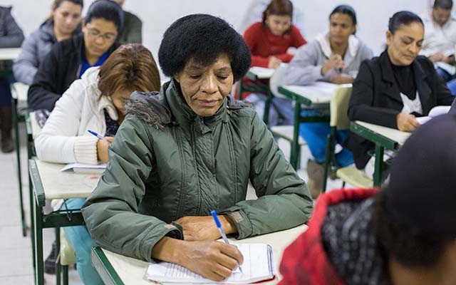 Jovens e adultos podem retornar aos estudos no 2º semestre