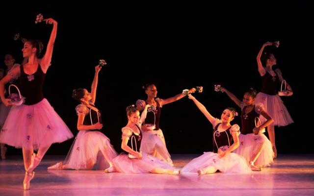 Espetáculo reúne coreografias da Escola de Bailado Municipal de Santos | Jornal da Orla