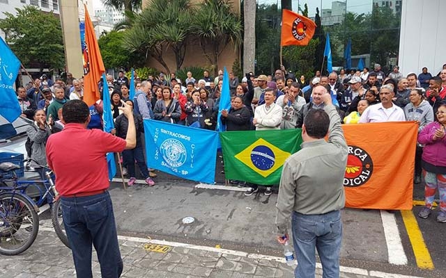 Grevistas da Codesavi farão passeata com tocha da esperança | Jornal da Orla