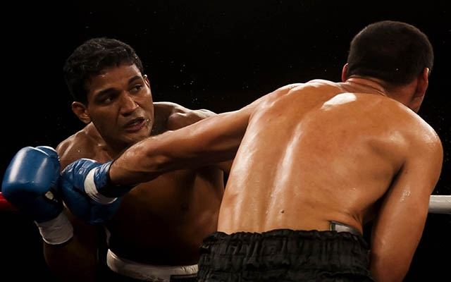 Pugilistas realizam pesagem no Shopping Pátio Iporanga | Jornal da Orla