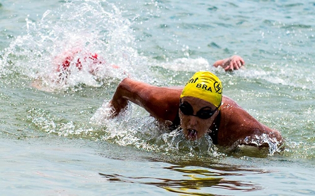 Francesa é desclassificada e Poliana Okimoto leva o bronze na maratona aquática