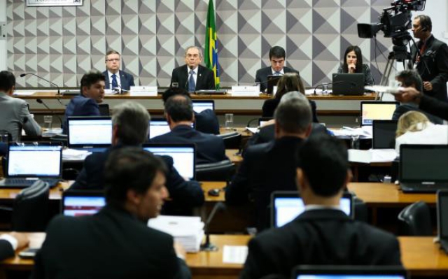 Relator pede julgamento de Dilma e diz que crise é fruto de expansão de gastos | Jornal da Orla