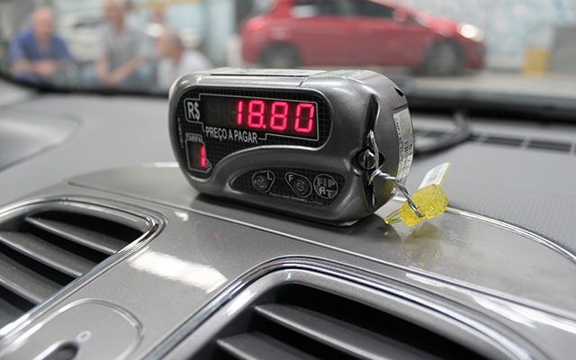 Plantão de taxímetro acontece nesta quinta-feira