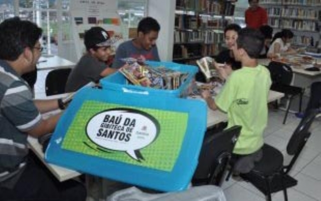 Três escolas recebem o Baú da Gibiteca de Santos