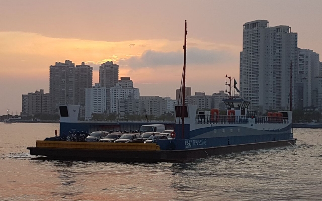 Travessia Santos/Guarujá ganha embarcação