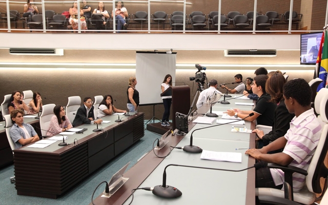 Abertas inscrições para o Projeto Câmara Jovem