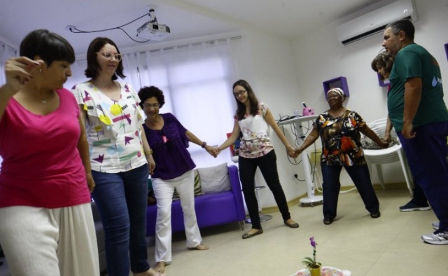 Instituto da Mulher desenvolve ampla programação no Outubro Rosa