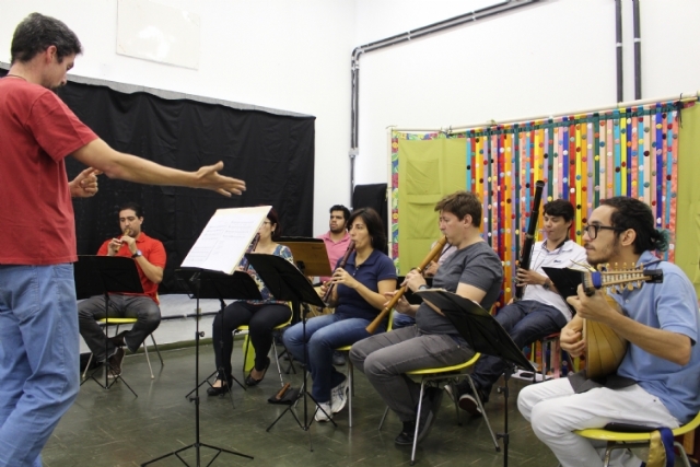 Grupo Rinascita leva música antiga à Biblioteca Central