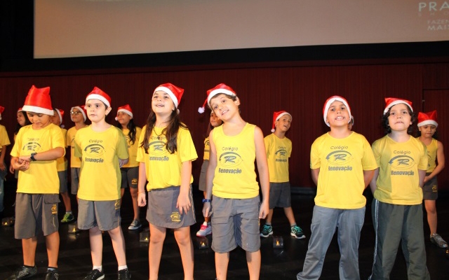 Coral infantil apresenta músicas de Natal no Praiamar