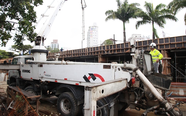 Construção da UPA Zona Leste avança com 40chr37 do cronograma pronto