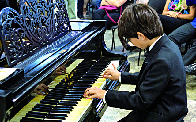 Praia Grande recebe doação do piano de Pedrinho Mattar | Jornal da Orla