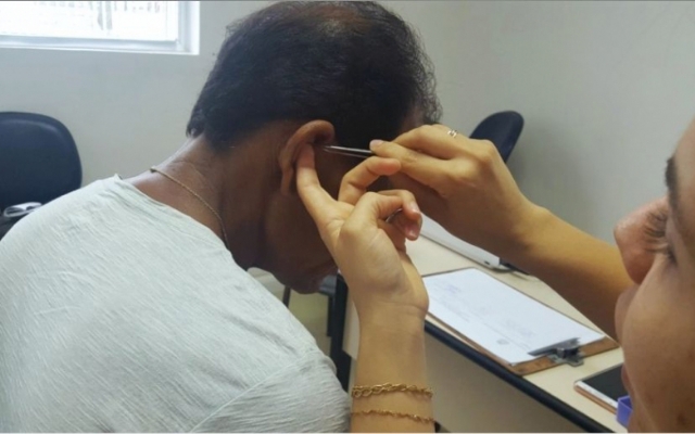 Cubatão adota auriculoterapia como tratamento para dependentes químicos