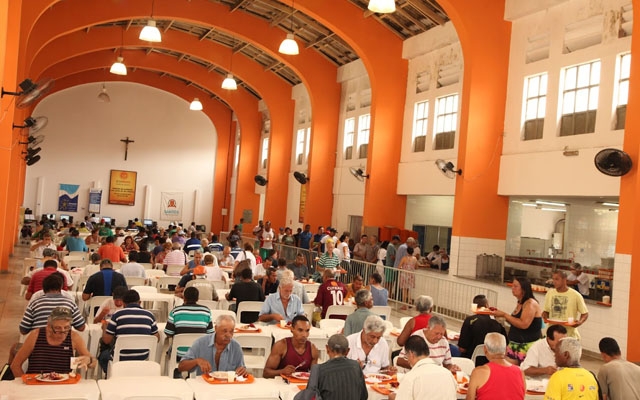 Restaurantes Bom Prato terão almoço especial de Ano Novo nesta sexta-feira