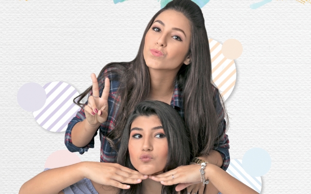 Youtubers Maryane e Nathany, do canal Beleza Teen, realizam sessão de autógrafos em Santos