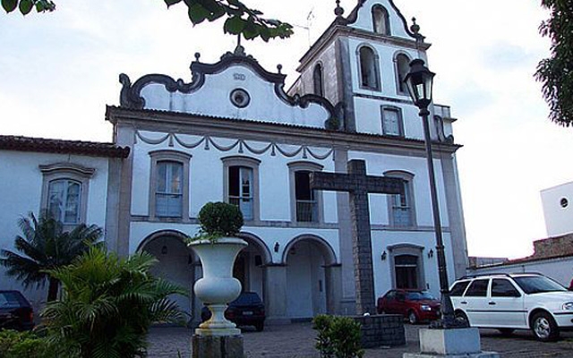 Dom Tarcísio celebra missa pelos 377 anos do Santuário Santo Antônio do Valongo | Jornal da Orla
