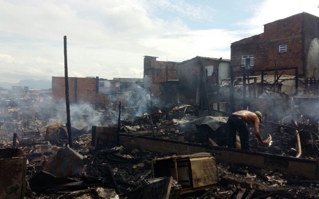 Prefeitura auxilia vítimas de incêndio e recolhe doações