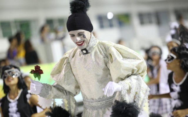 Quatro escolas de samba querem voltar ao grupo especial | Jornal da Orla