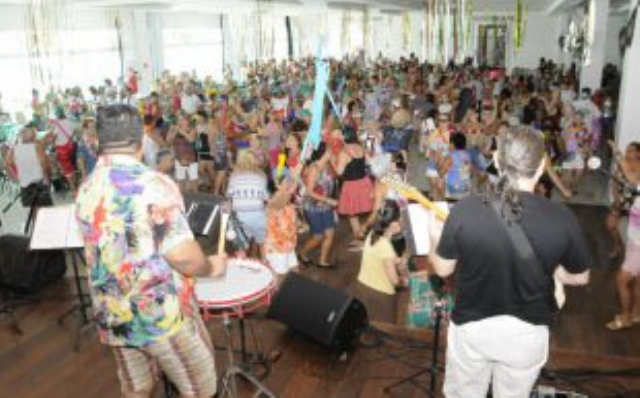 Marchinhas e Corte Carnavalesca embalam o 18º Baile da Mais Bela Idade