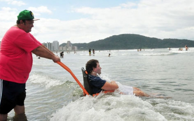 Praia Acessível é opção de lazer de terça a domingo em Praia Grande