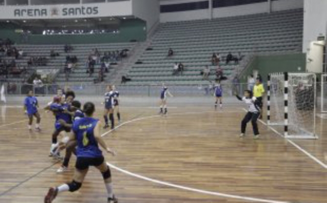Equipes da Fupes faz seletiva para categorias juvenil e júnior de handebol feminino