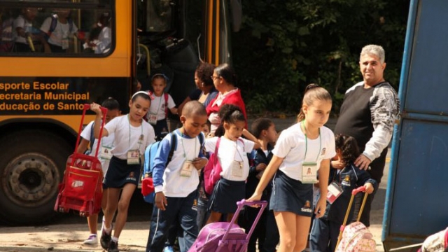 Alunos voltam às aulas nesta quarta-feira em Santos | Jornal da Orla