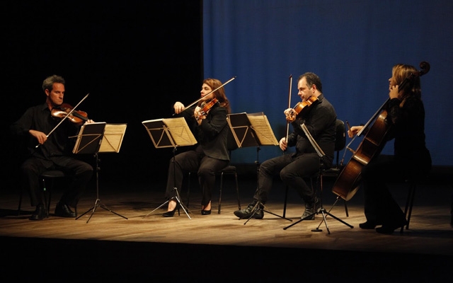Quarteto de Cordas interpreta clássicos do rock no Guarany
