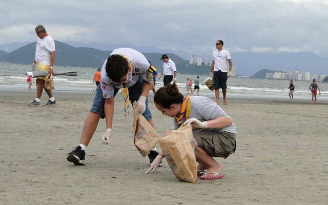 Instituto Mar Azul promove mutirão de limpeza na praia | Jornal da Orla