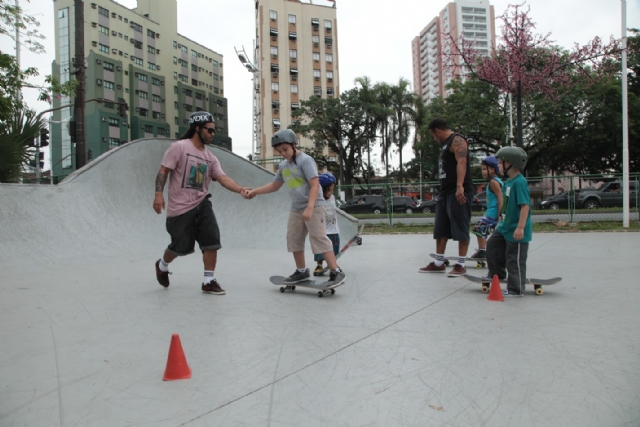 Vagas para aulas de skate no Emissário