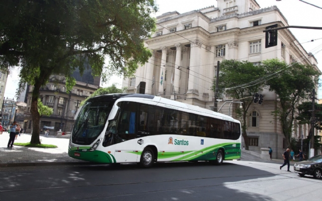 Ônibus híbrido começa a circular em Santos