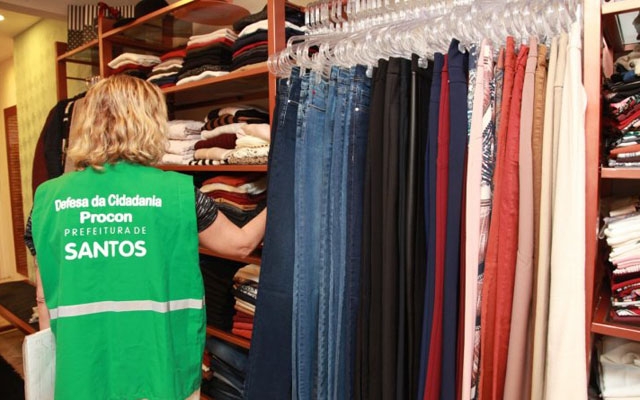 Dia das Mães: Procon Santos fiscaliza estabelecimentos comerciais do Gonzaga