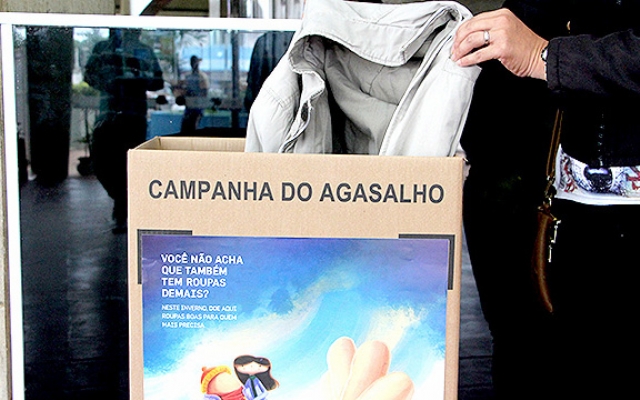 Escolas da Família da Baixada Santista são pontos de coleta da Campanha do Agasalho