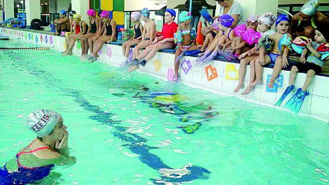 A maior aula de natação do mundo acontece em Santos nesta quinta-feira | Jornal da Orla