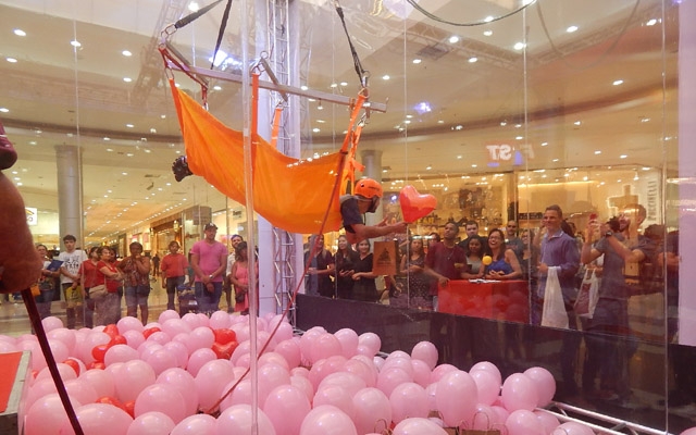 Máquina de Prêmios Gigante no Litoral Plaza | Jornal da Orla